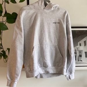 Sporty&Rich serif hoodie sweatshirt